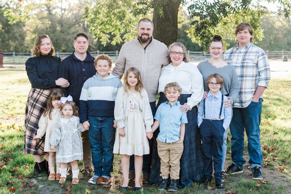 colonial williamsburg fall family session, navy and tan family photos