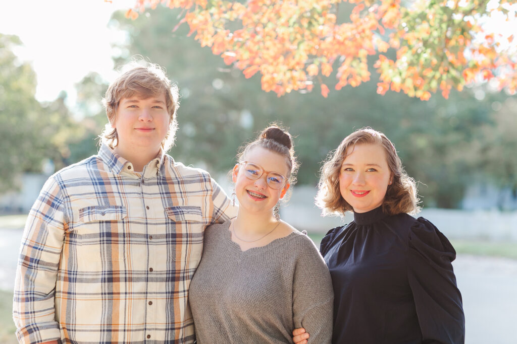 colonial williamsburg family session, sibling photo